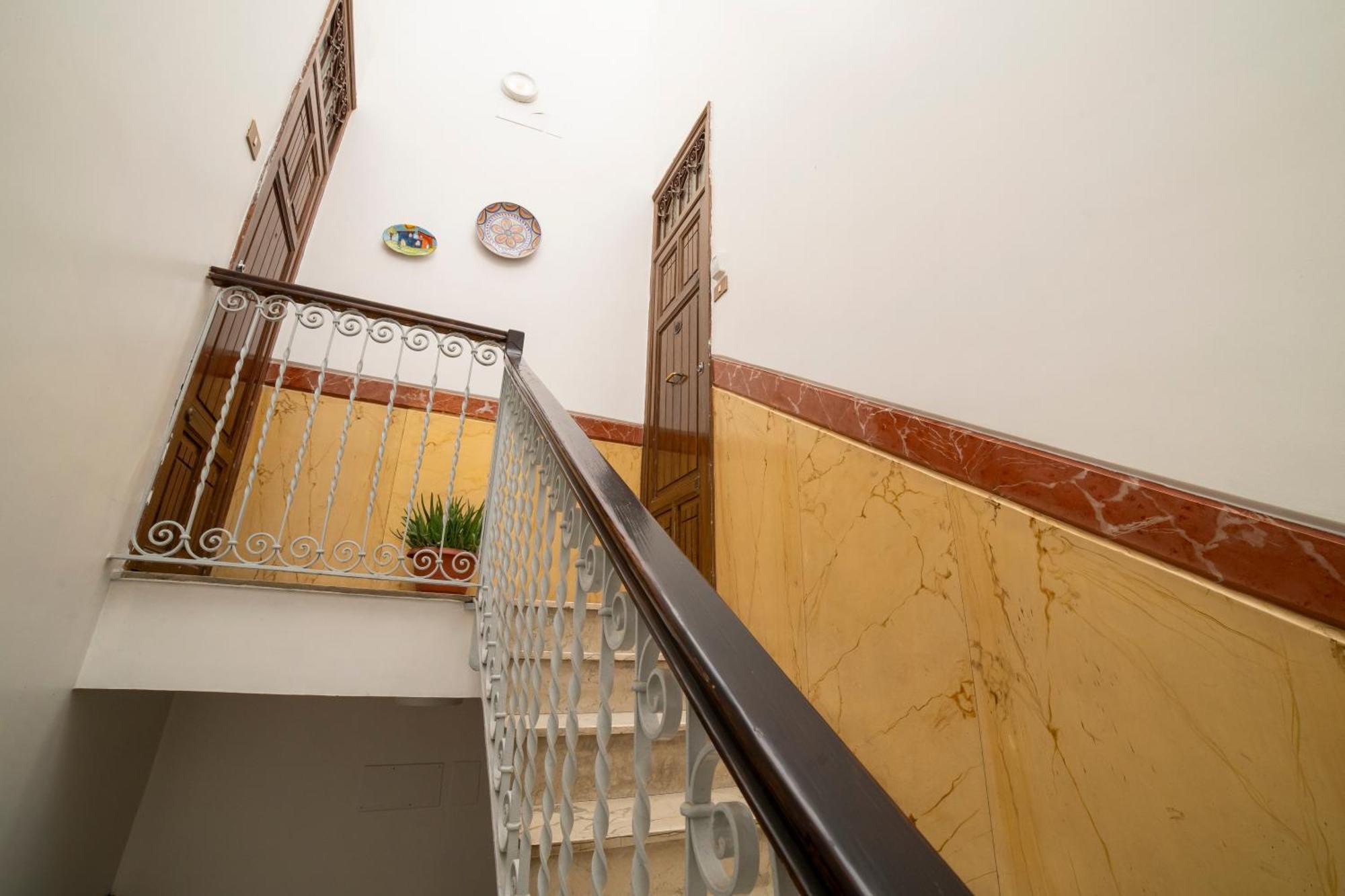 Apartament Centro Stazione Aeroporto Wi-Fi&Self Check-In Palermo Zewnętrze zdjęcie