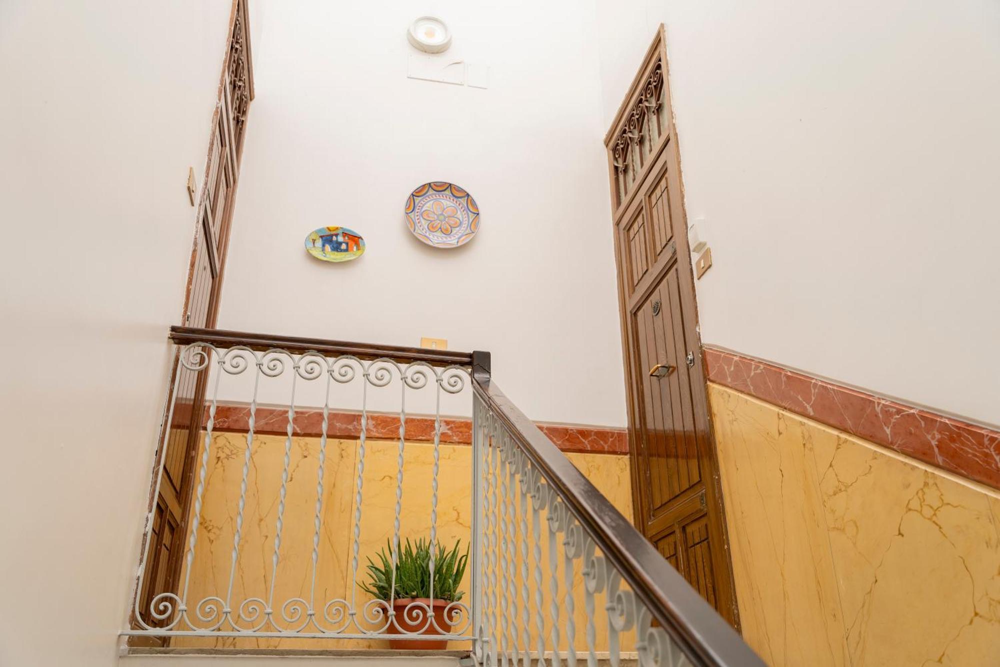 Apartament Centro Stazione Aeroporto Wi-Fi&Self Check-In Palermo Zewnętrze zdjęcie